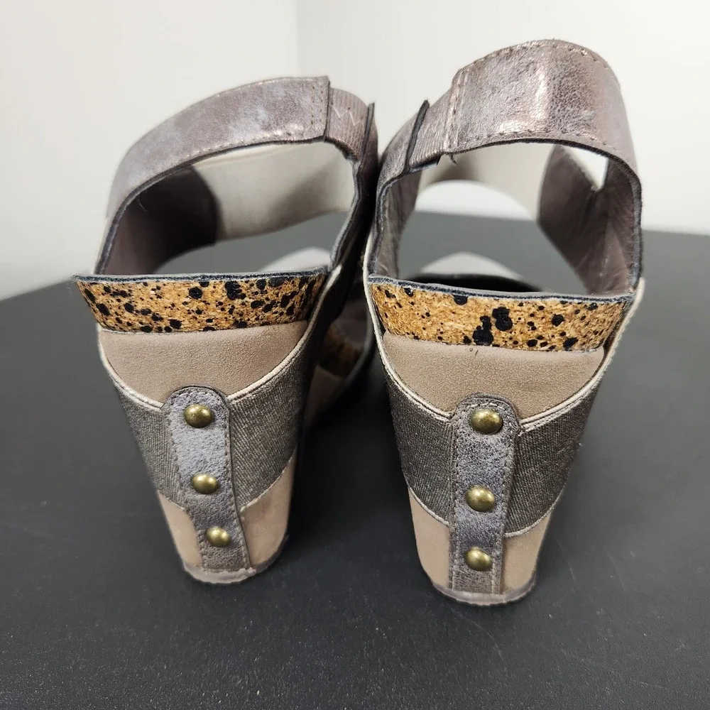 Corkys Timeout Metallic wedge shoes Womens Sz 8